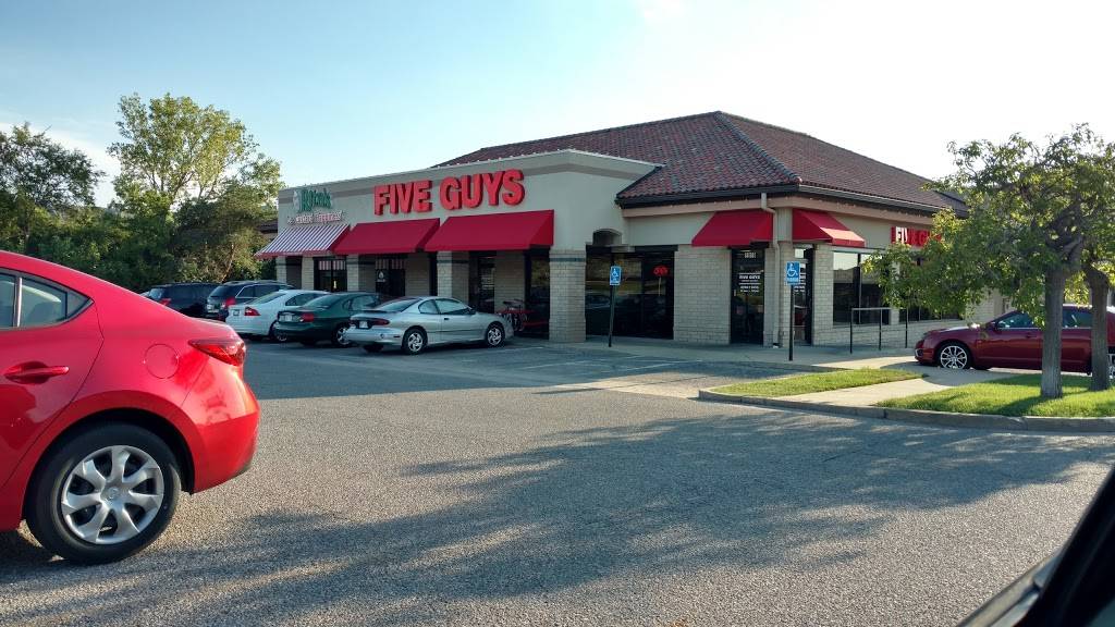 Five Guys | meal takeaway | 2929 N Rock Rd Suite 110, Wichita, KS 67226, USA | 3164404895 OR +1 316-440-4895