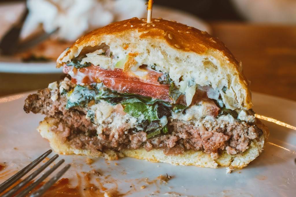 Burgers and Brew | restaurant | 1409 R St #105, Sacramento, CA 95811, USA | 9164420900 OR +1 916-442-0900