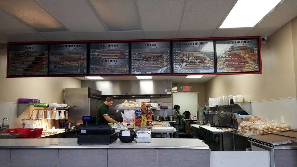 Papa Joes Submarines | restaurant | 566 E 200th St, Euclid, OH 44119, USA | 2166921068 OR +1 216-692-1068