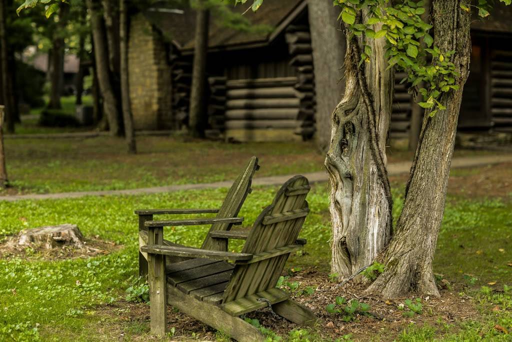 White Pines Resort | restaurant | 6712 W Pines Rd, Mt Morris, IL 61054, USA | 8159462400 OR +1 815-946-2400