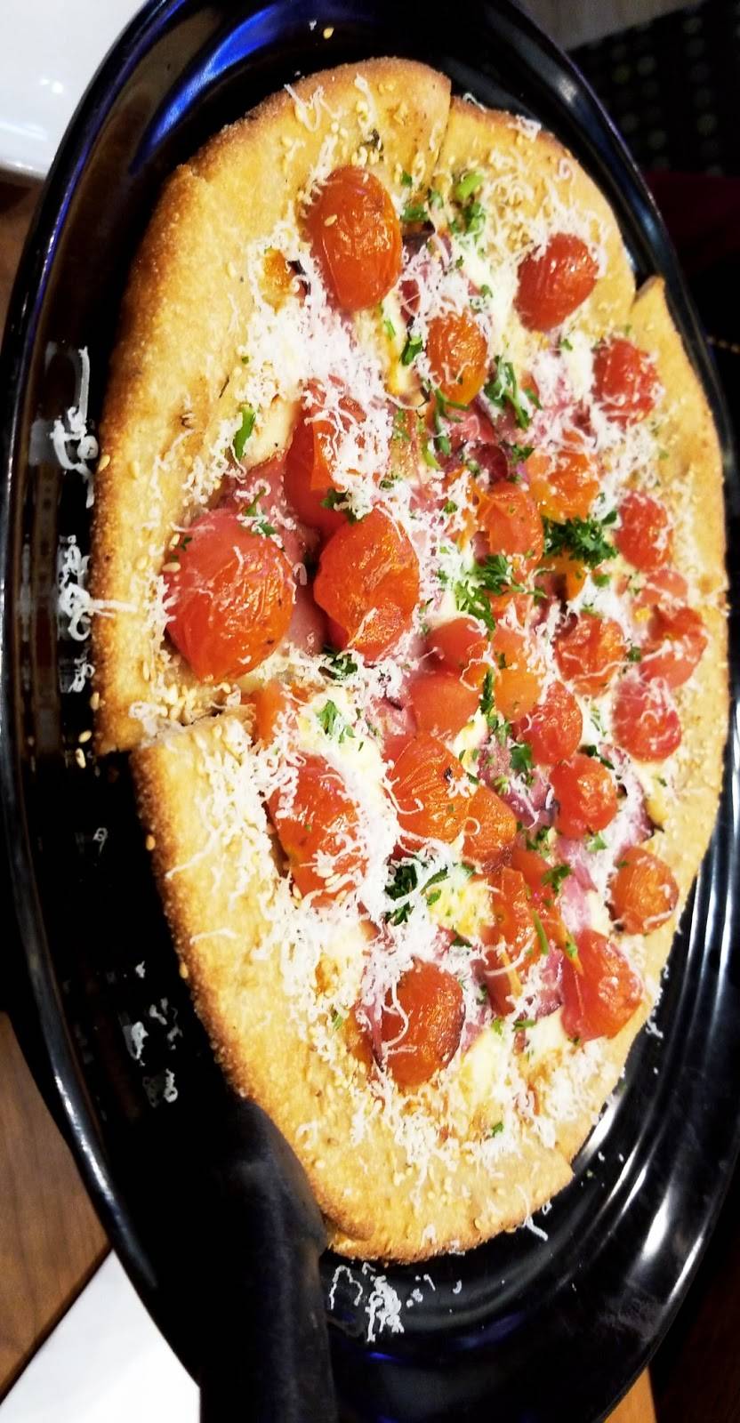 Boston Pizza | restaurant | 4450 Walker Rd Unit D, Windsor, ON N8W 3T5, Canada | 5192507670 OR +1 519-250-7670