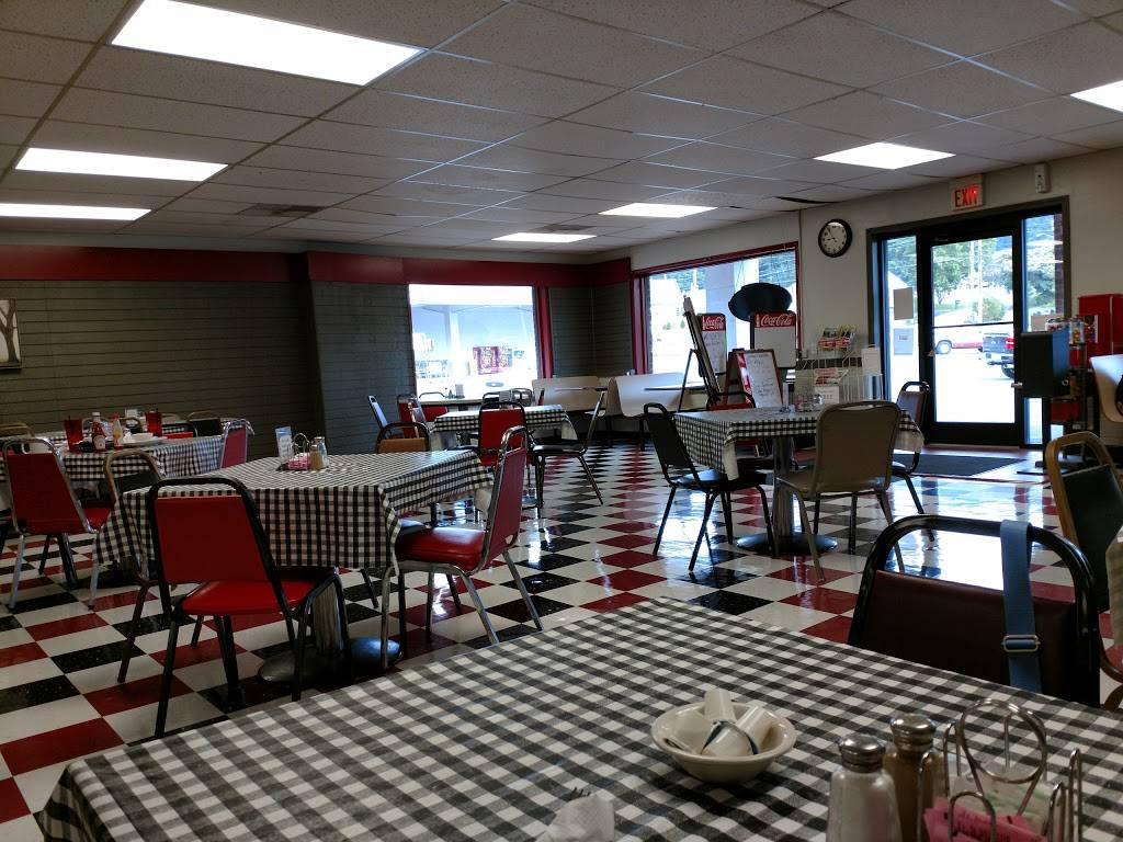 Pats Kountry Diner | restaurant | 1764 Main St, Lebanon, VA 24266, USA | 2768893232 OR +1 276-889-3232