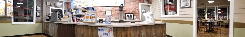 Captain Ds | restaurant | 2951 S Service Rd, St Charles, MO 63303, USA | 6369495830 OR +1 636-949-5830