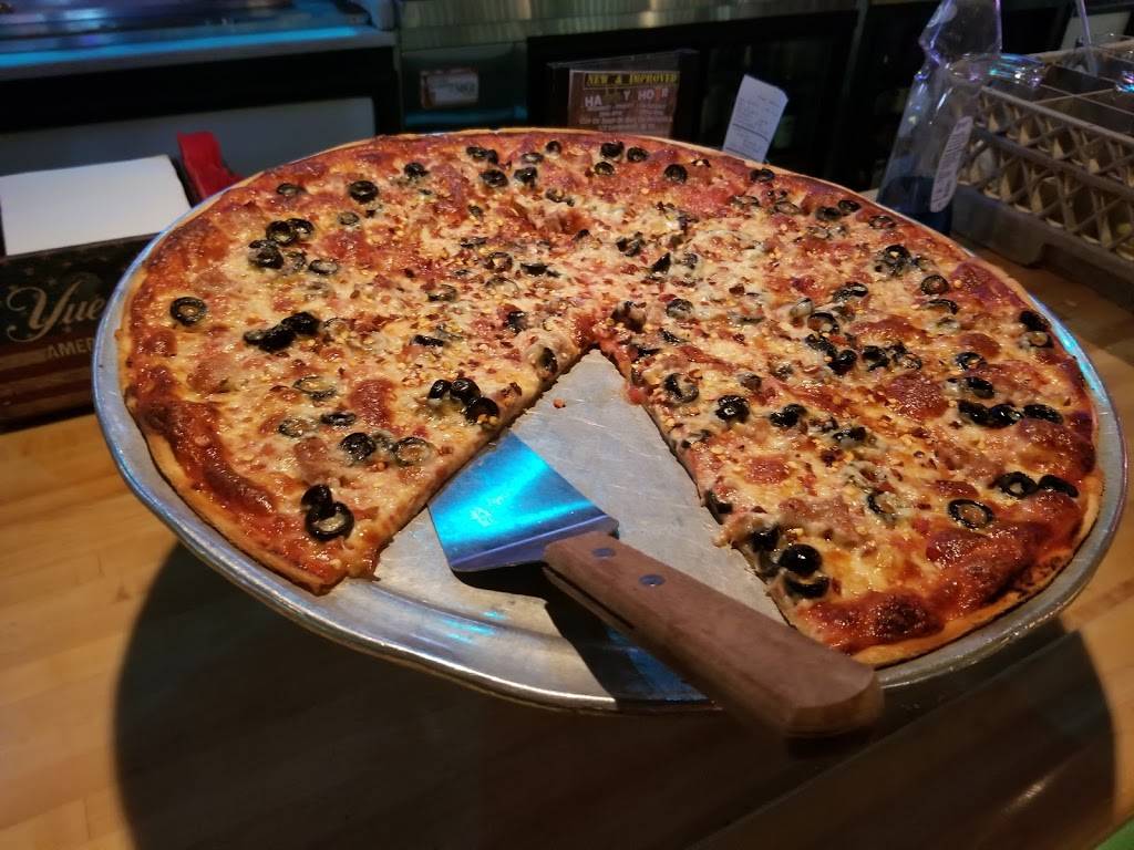 The Cabin | restaurant | 984 NJ-33, Freehold, NJ 07728, USA | 7324623090 OR +1 732-462-3090