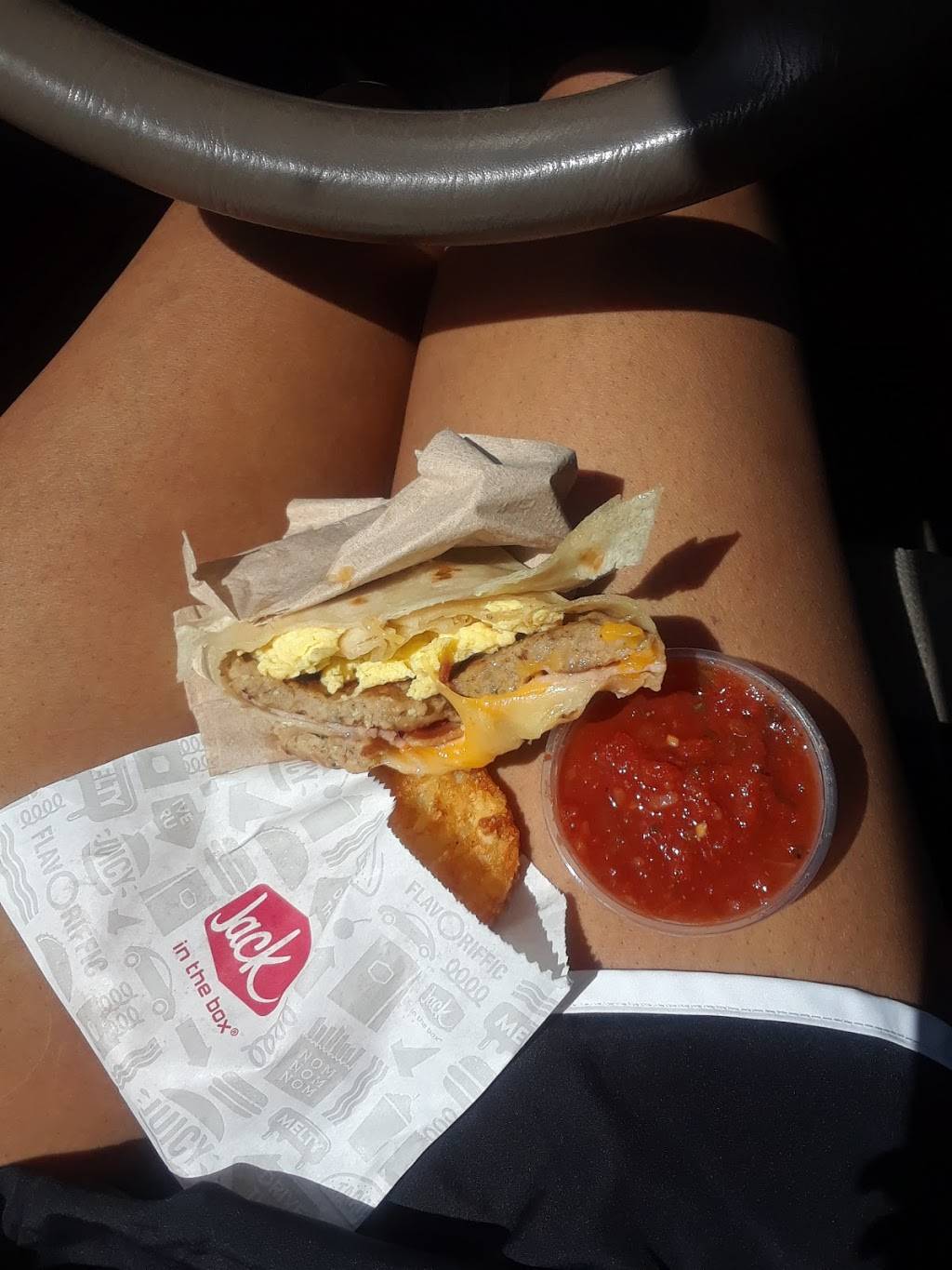 Jack in the Box | restaurant | 1190 E, CA-1, Long Beach, CA 90806, USA | 5625913868 OR +1 562-591-3868