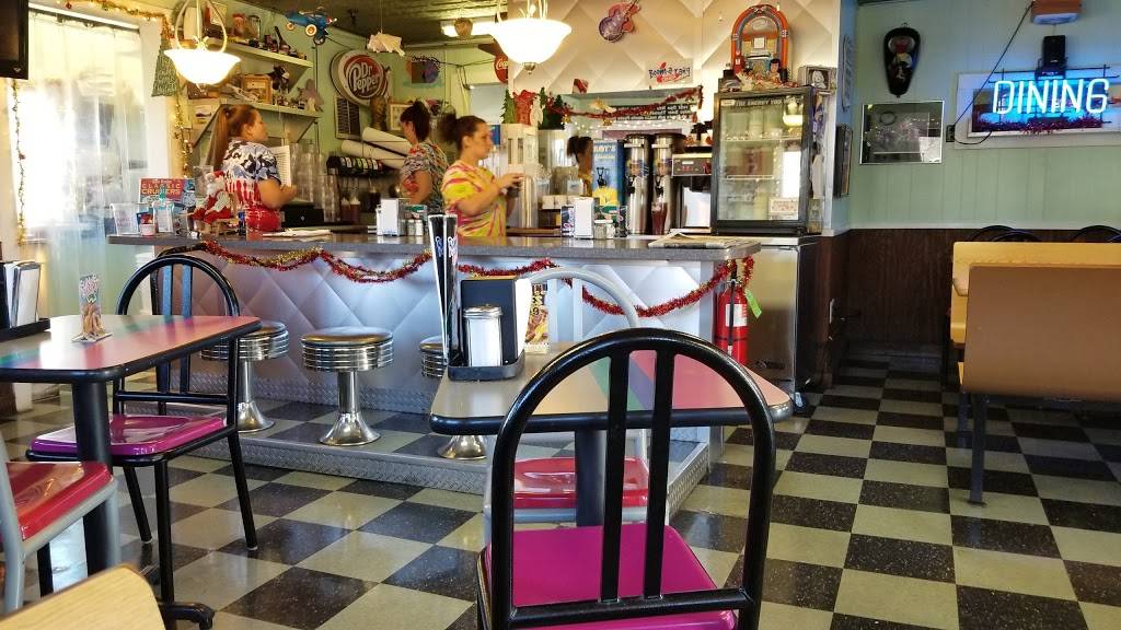 Boomarang Diner | restaurant | 828 East Side Blvd, Muskogee, OK 74403, USA | 9186873373 OR +1 918-687-3373