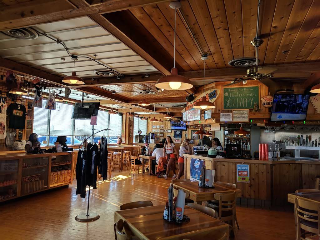 Hooters | meal takeaway | 2503 W North Ave, Melrose Park, IL 60160, USA | 7084861895 OR +1 708-486-1895