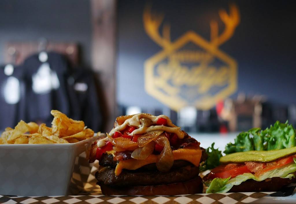 Riverhead Brewing Company | restaurant | 631 Fortune Crescent, Kingston, ON K7P 0L5, Canada | 6133842337 OR +1 613-384-2337