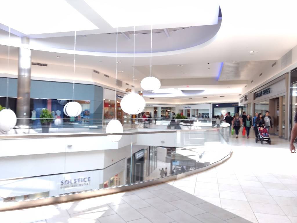 Fashion Outlets of Chicago | shopping mall | 5220 Fashion Outlets Way, Rosemont, IL 60018, USA | 8479287500 OR +1 847-928-7500