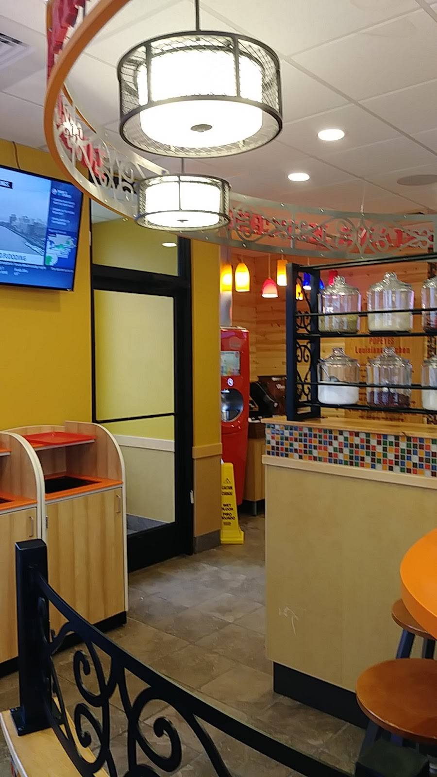 Popeyes Louisiana Kitchen | restaurant | 2200 N 14th St, Ponca City, OK 74601, USA | 5083047237 OR +1 508-304-7237