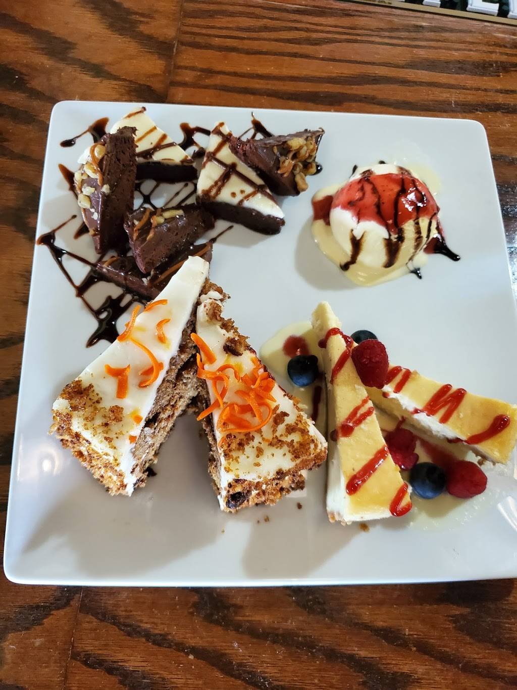 Mickey Finns Irish Pub | restaurant | 16909 High Grove Blvd, Clermont, FL 34714, USA | 3527174117 OR +1 352-717-4117