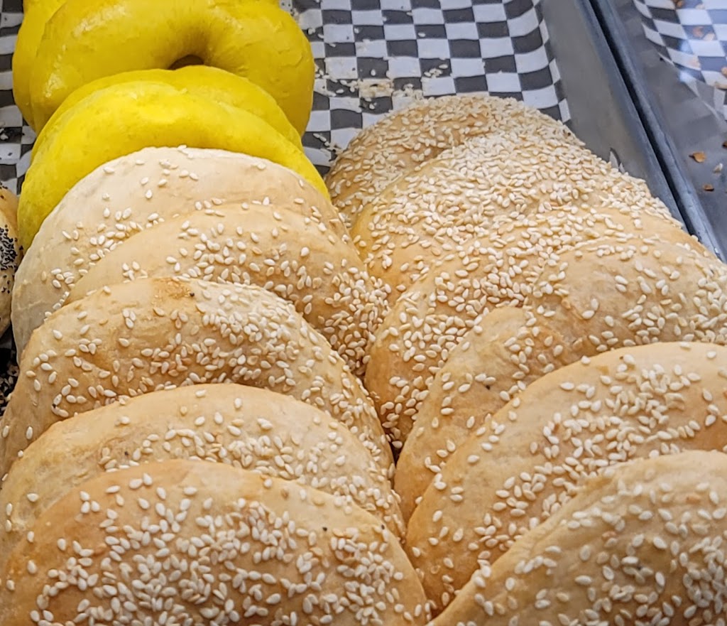 Js Deli | restaurant | 74225 CA-111, Palm Desert, CA 92260, USA | 7607975004 OR +1 760-797-5004