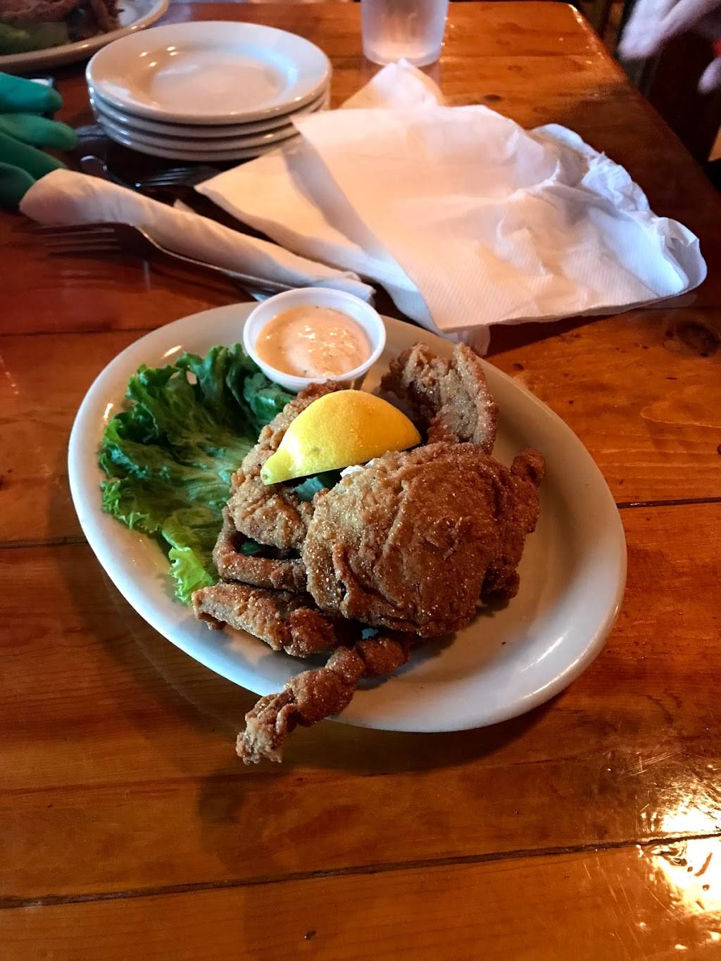 Sullivans Restaurant | restaurant | 2019 Middle St, Sullivans Island, SC 29482, USA | 8438833222 OR +1 843-883-3222