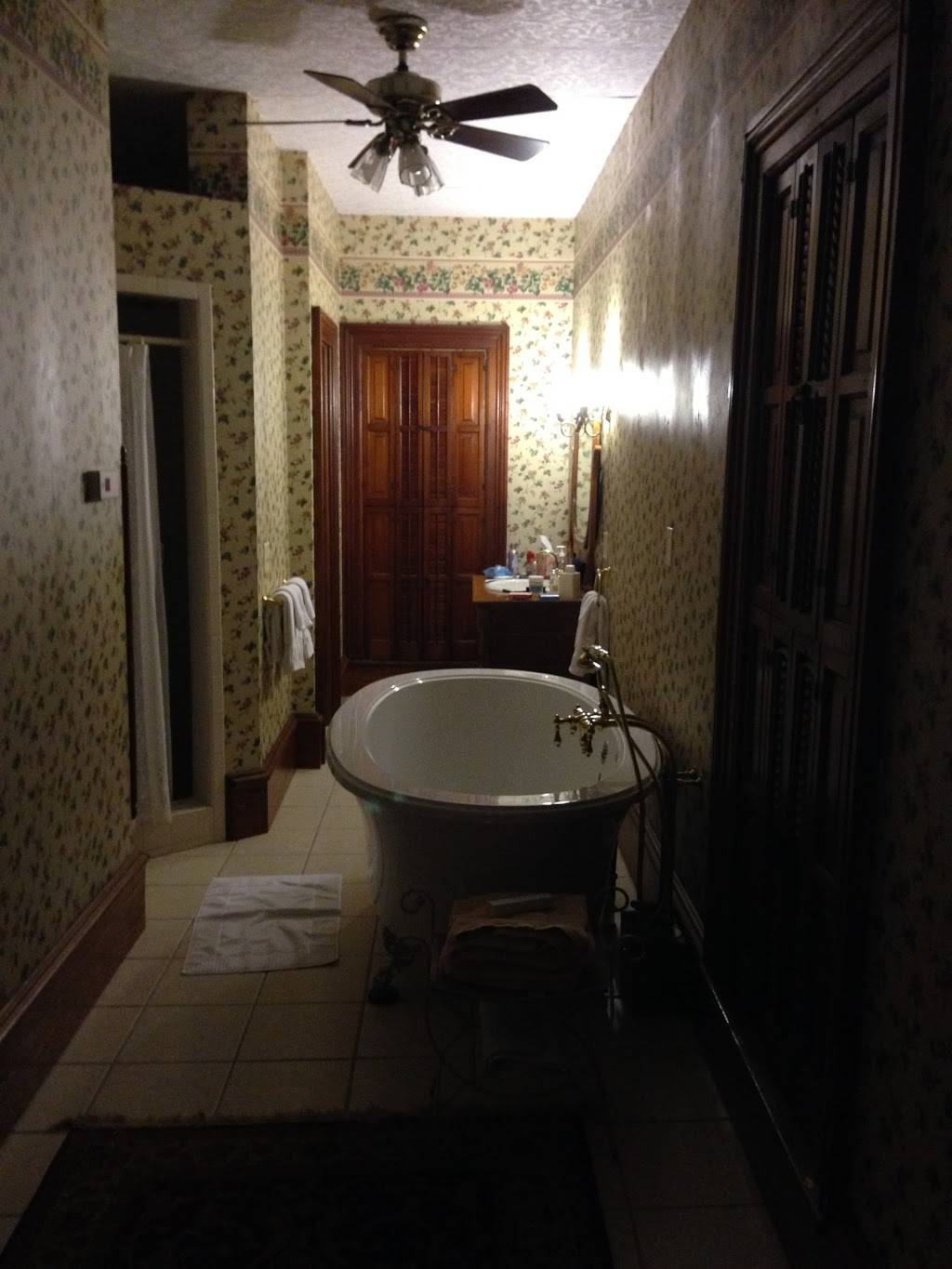 White Swan Inn Bed and Breakfast | restaurant | 303 S Mears Ave, Whitehall, MI 49461, USA | 2318945169 OR +1 231-894-5169