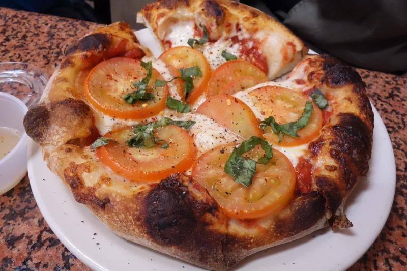 Annas Pizza | restaurant | 1240 Lakes Dr, West Covina, CA 91790, USA | 6269185929 OR +1 626-918-5929