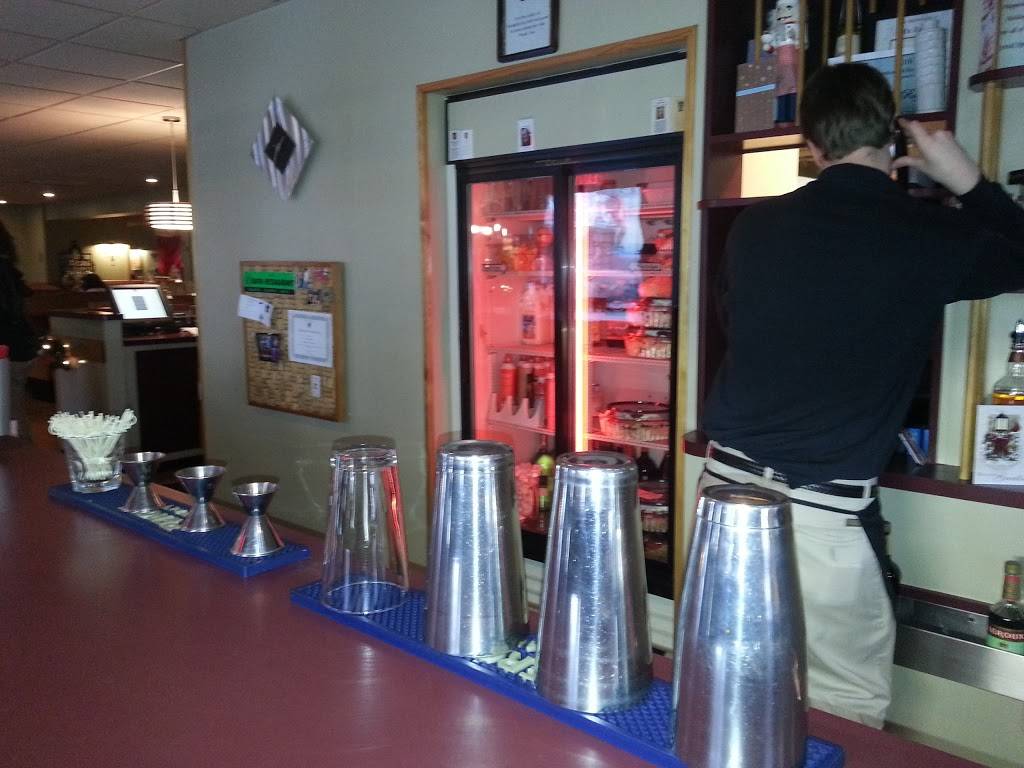 Ma Raffas Somerset | restaurant | 1142 County St, Somerset, MA 02726, USA | 5083240909 OR +1 508-324-0909