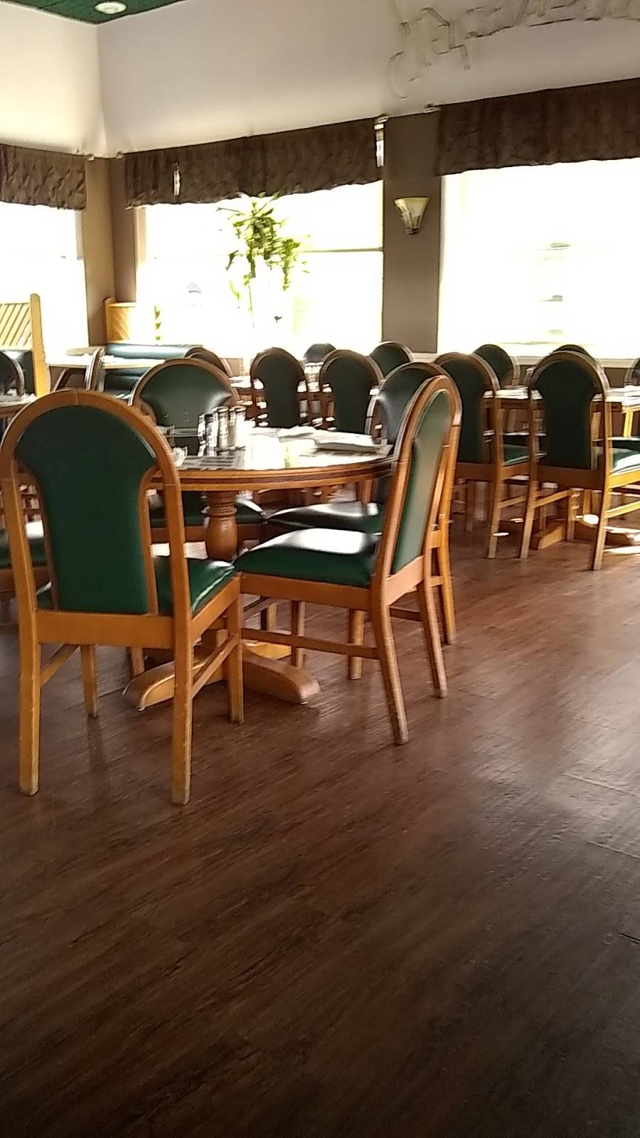 Whooster Pizza & Restaurant | restaurant | 715 Lakewood Rd, Waterbury, CT 06704, USA | 2037555013 OR +1 203-755-5013