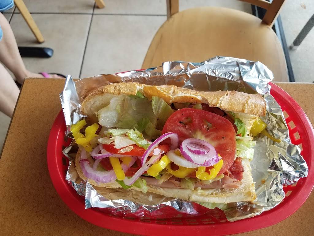 Beach Pizza | restaurant | 10500 Ulmerton Rd #380, Largo, FL 33771, USA | 7275870088 OR +1 727-587-0088