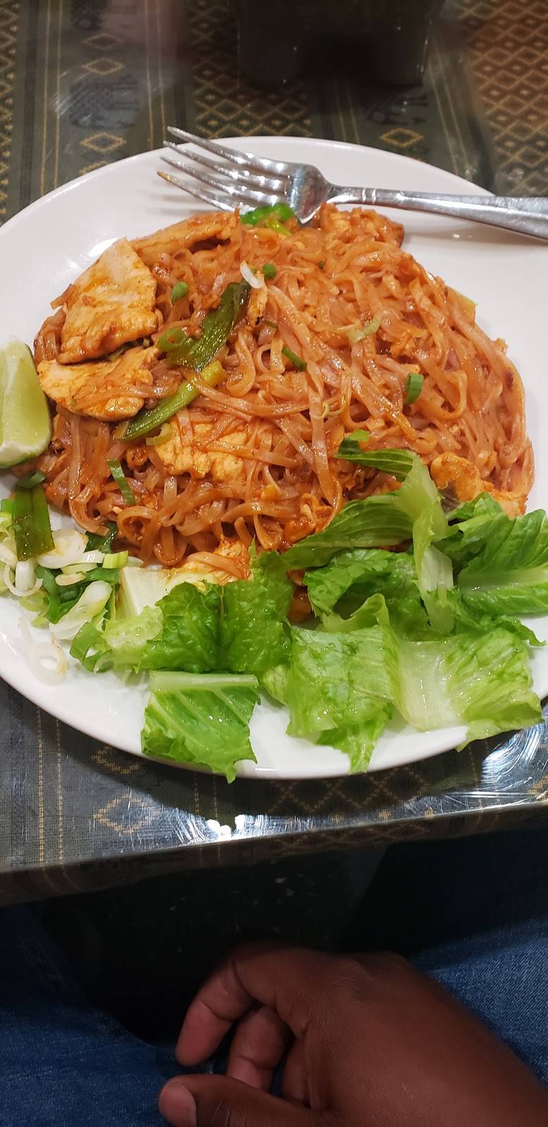 Sawaddee Ka Thai Cuisine & Pho | restaurant | 111 Canal St Suite 201, Pooler, GA 31322, USA | 9122397532 OR +1 912-239-7532