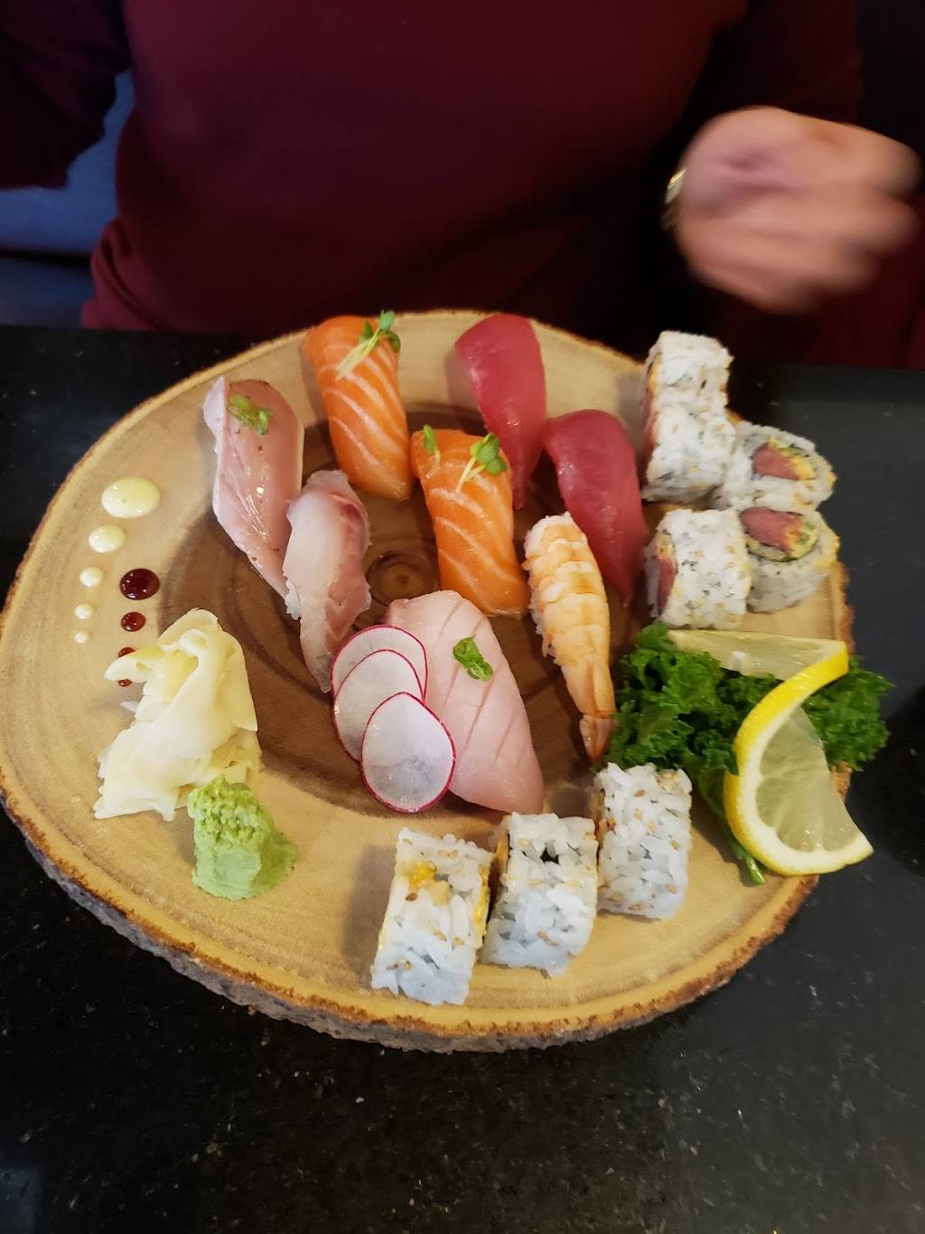 Manna Sushi | restaurant | 13930 Estate Manor Dr, Gainesville, VA 20155, USA | 7037532453 OR +1 703-753-2453