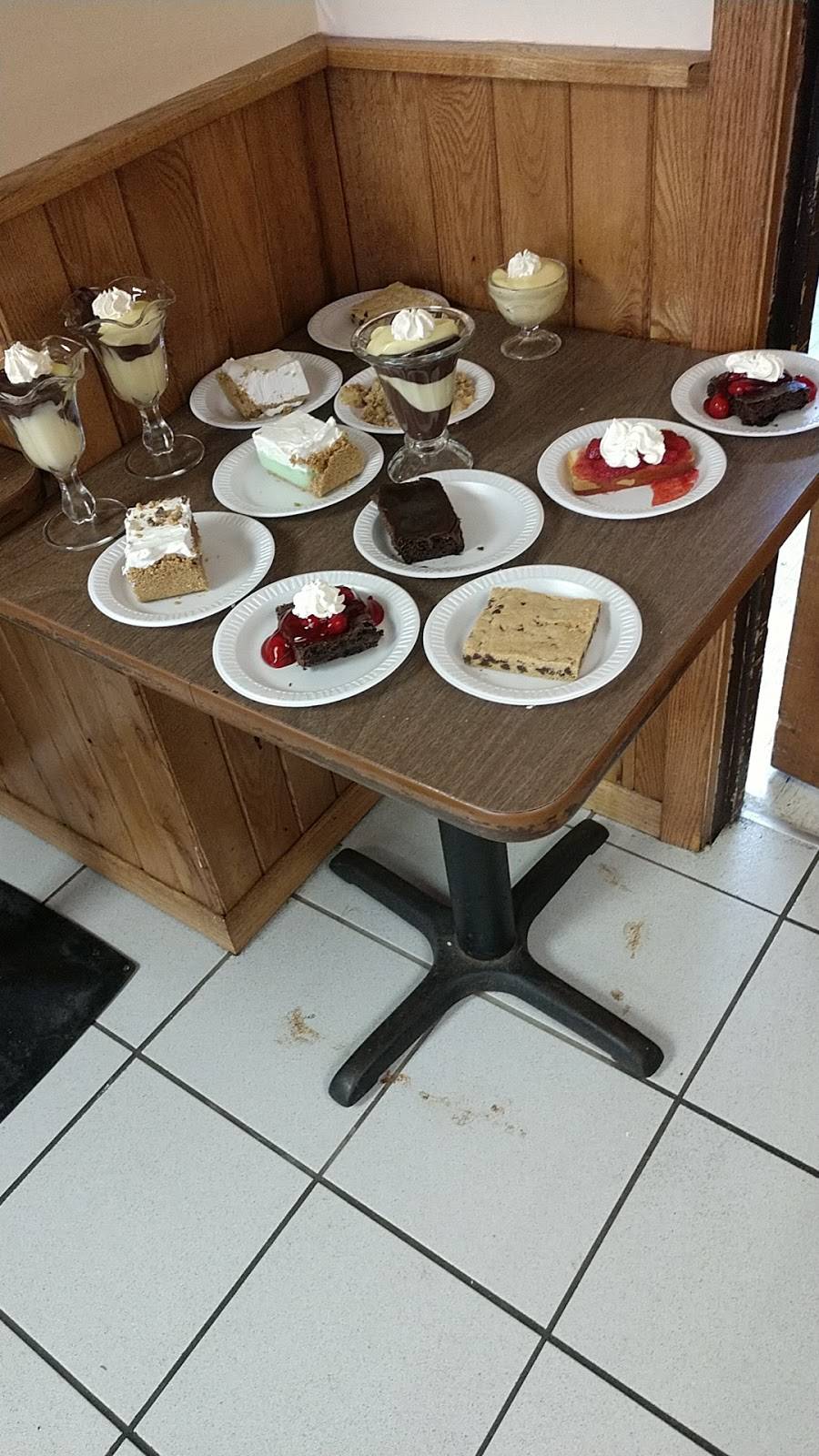 Phillips Cafe & Catering | restaurant | 167 N Lake Ave, Phillips, WI 54555, USA | 7153393232 OR +1 715-339-3232