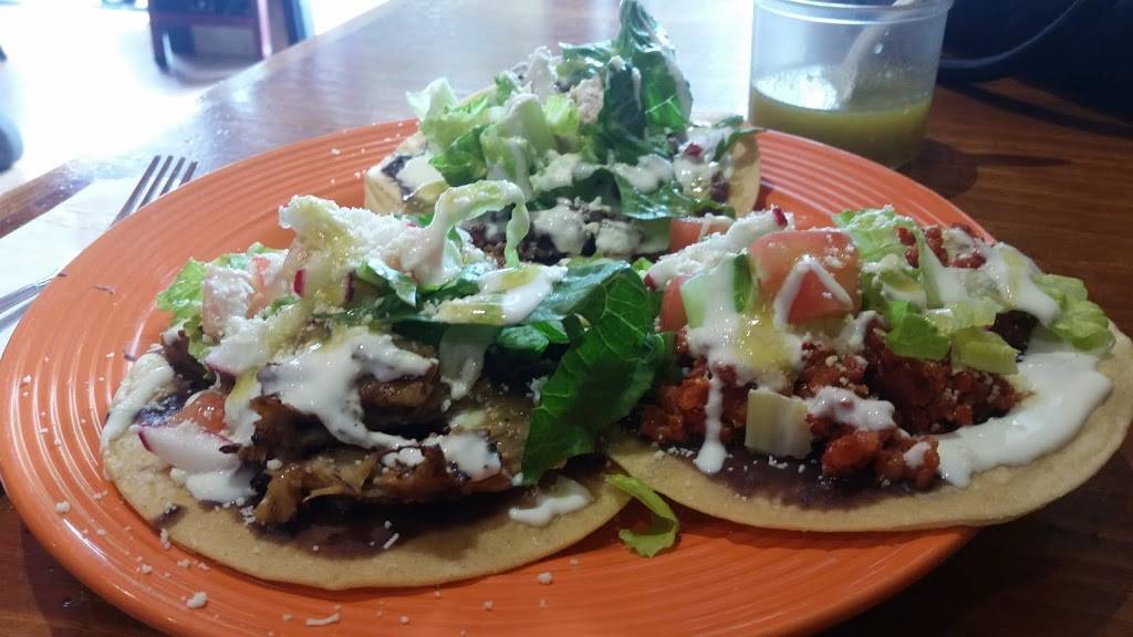 Emilias Pizzaria | restaurant | 3705 28th Ave, Astoria, NY 11103, USA | 3477304632 OR +1 347-730-4632