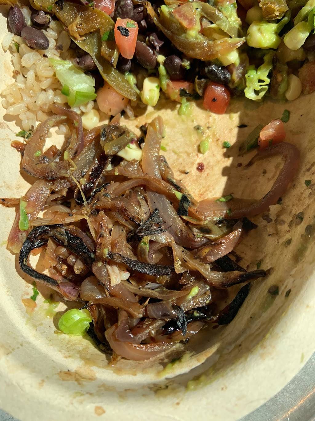 Chipotle Mexican Grill | restaurant | 6801 N Mesa St, El Paso, TX 79912, USA | 9158428588 OR +1 915-842-8588