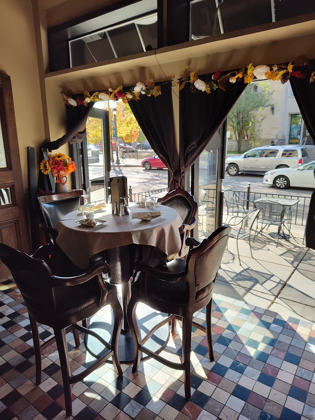 Mousa | restaurant | 158 N Chicago St, Joliet, IL 60432, USA | 8154097338 OR +1 815-409-7338