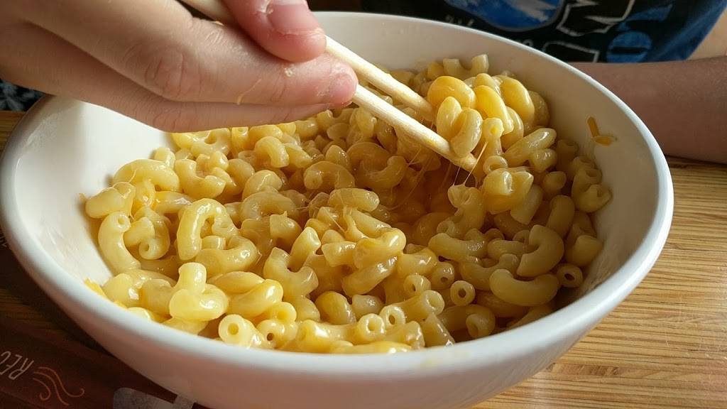 Noodles and Company | restaurant | 2450 E Mason St, Green Bay, WI 54302, USA | 9204693095 OR +1 920-469-3095