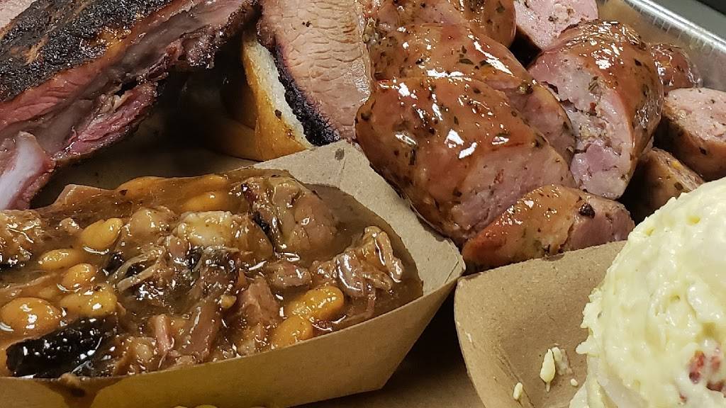 Smokin Barrel BBQ | restaurant | 13508 Discovery Dr, Omaha, NE 68137, USA | 4025984855 OR +1 402-598-4855