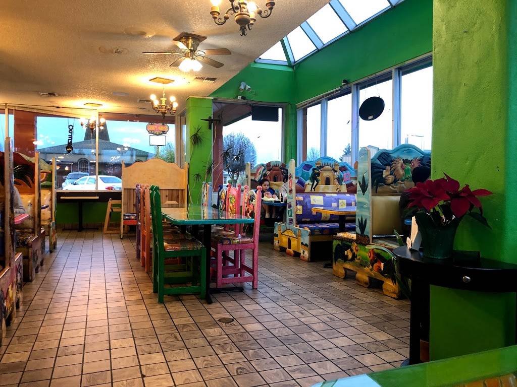 Fast Burrito | restaurant | 940 E 1st St, Port Angeles, WA 98362, USA | 3604579272 OR +1 360-457-9272