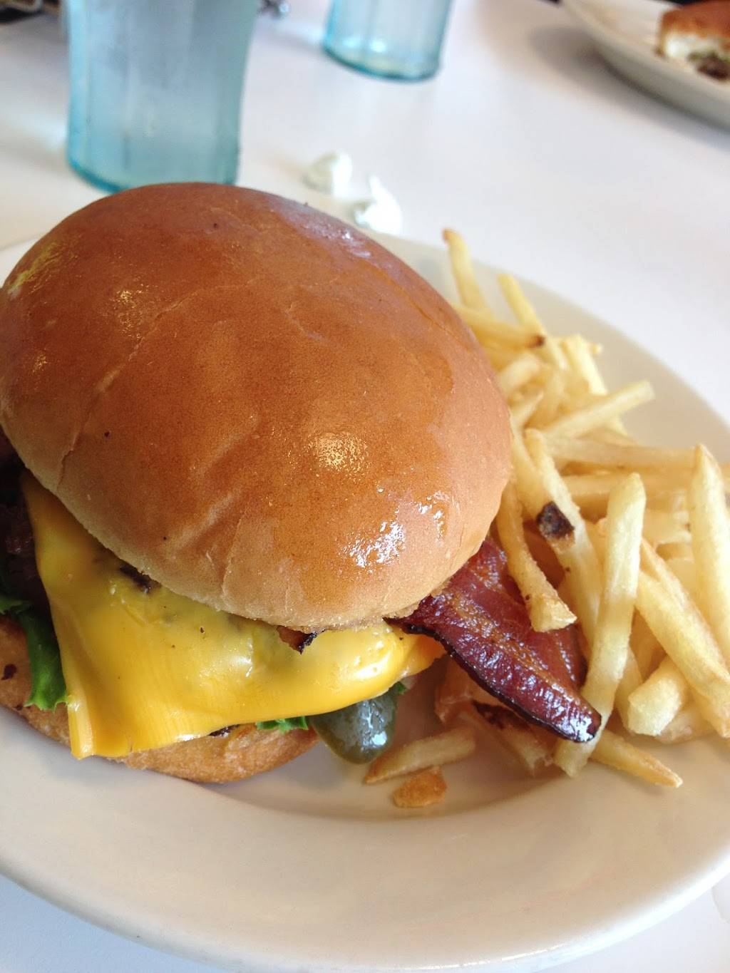 Steak n Shake | restaurant | 450 Mt Zion Rd, Florence, KY 41042, USA | 8597950040 OR +1 859-795-0040