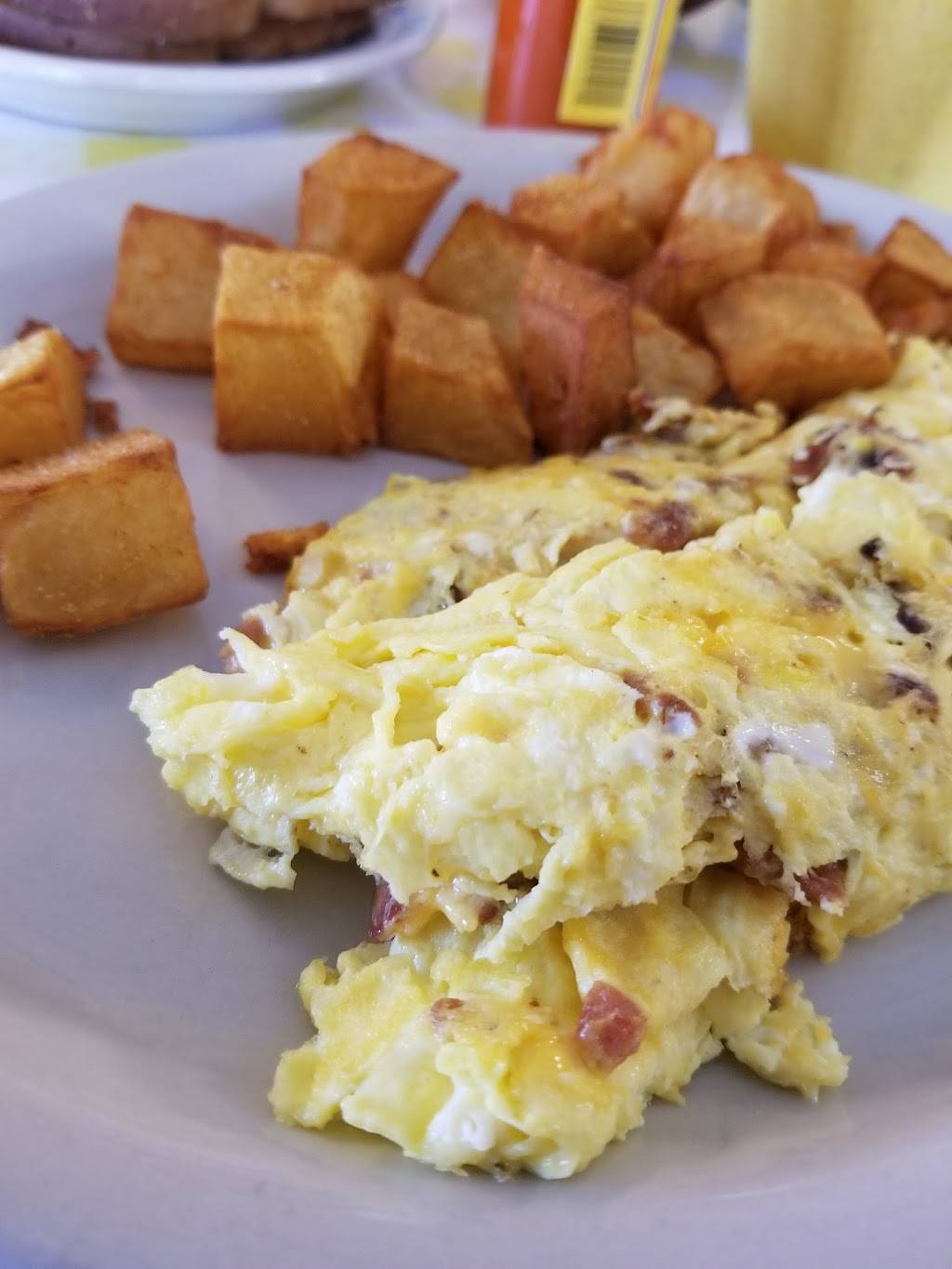 Carols Place | restaurant | 3421 S Orange Ave, Orlando, FL 32806, USA | 4072518860 OR +1 407-251-8860