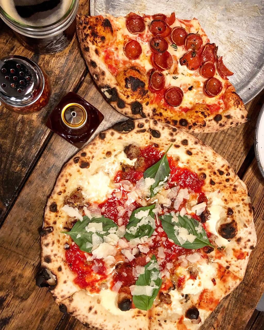 Federalist Public House | restaurant | 2009 Matsui Alley, Sacramento, CA 95811, USA | 9164003859 OR +1 916-400-3859