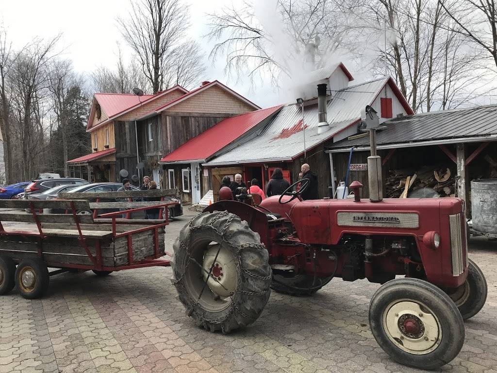 Cabane à Sucre L’ancestrale | restaurant | 589 Petit rang Saint-François, Saint-Pie, QC J0H 1W0, Canada | 4507776747 OR +1 450-777-6747
