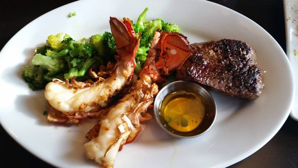 Ruby Tuesday | restaurant | 5005 Fayetteville Rd, Lumberton, NC 28358, USA | 9107396030 OR +1 910-739-6030