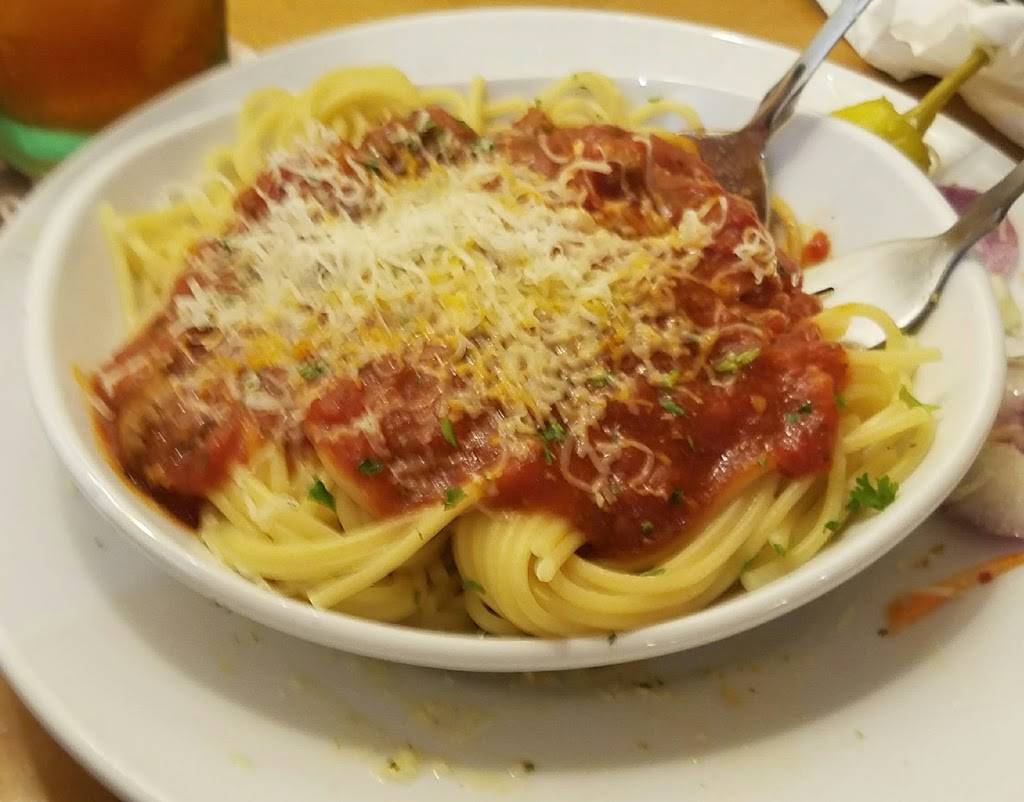Olive Garden Italian Restaurant | meal takeaway | 7811 Interstate 35 Access Rd, San Antonio, TX 78224, USA | 2109212100 OR +1 210-921-2100