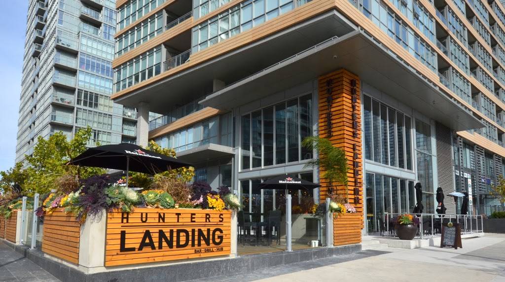 Hunters Landing | restaurant | 82 Fort York Blvd, Toronto, ON M5V 4A6, Canada | 6473526082 OR +1 647-352-6082