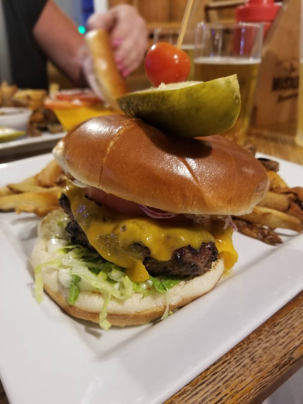 Ernies Roadhouse | restaurant | 7 Queen St W, Cambridge, ON N3C 1G2, Canada | 5196589562 OR +1 519-658-9562