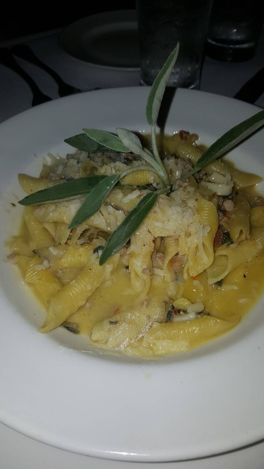 Red Bar Brasserie | restaurant | 210 NY-27A, Southampton, NY 11968, USA | 6312830704 OR +1 631-283-0704