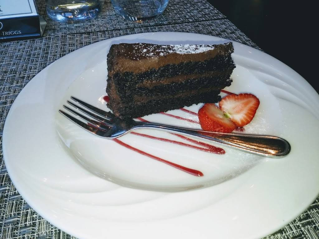 Live Cuisine Restaurant | restaurant | 4141 Living Arts Dr, Mississauga, ON L5B 4B8, Canada | 9053066116 OR +1 905-306-6116