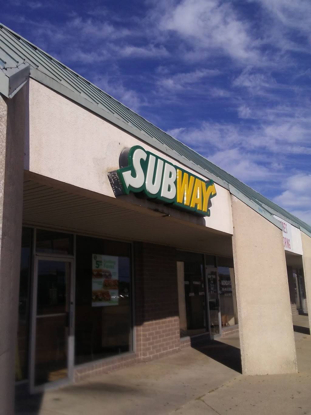 Subway | restaurant | 1122 W Holmes Rd, Lansing, MI 48910, USA | 5173932996 OR +1 517-393-2996