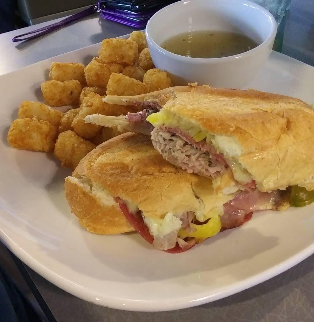 Locos Grill & Pub | restaurant | 3105 E Silver Springs Blvd, Ocala, FL 34470, USA | 3524215769 OR +1 352-421-5769