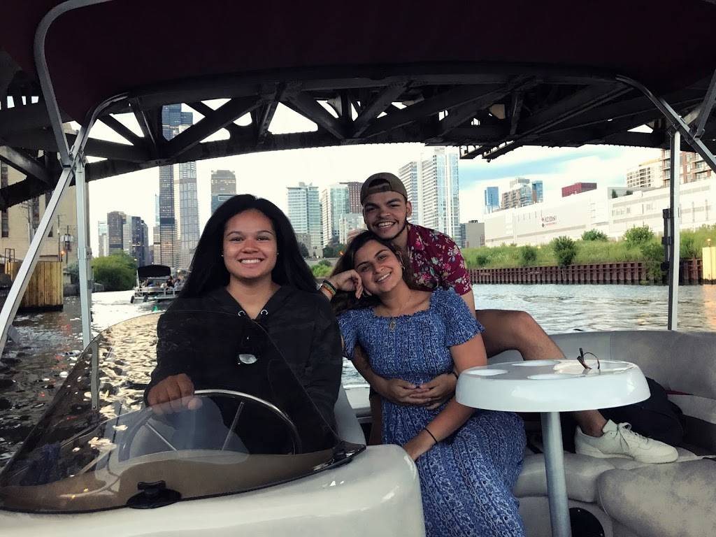 BBQ Pontoon | restaurant | 2120 S Canal St, Chicago, IL 60616, USA | 7707668666 OR +1 770-766-8666