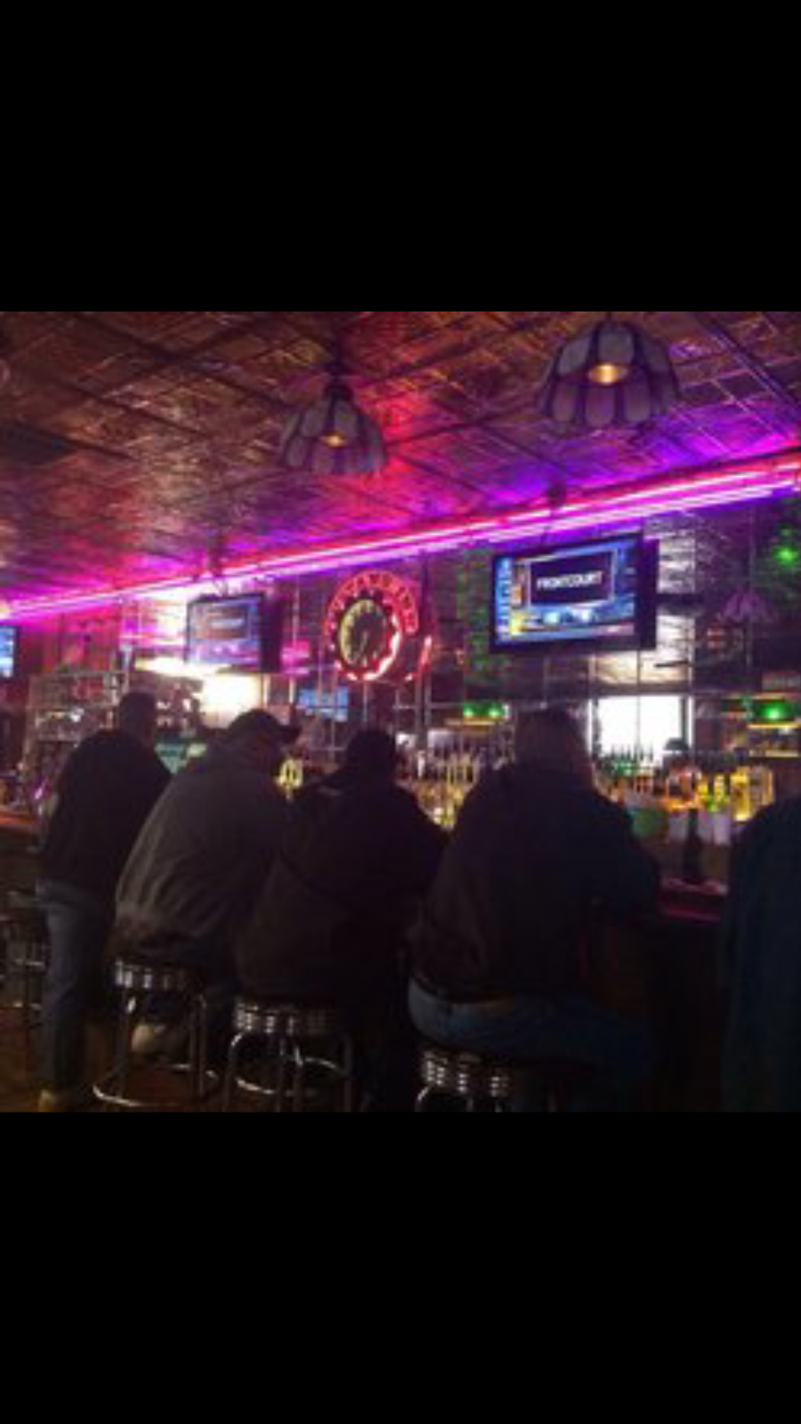 Mustang Inn | restaurant | 3400 Wyoming Ave, Dearborn, MI 48120, USA | 3138414655 OR +1 313-841-4655