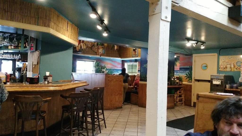 Iguanas Seafood Restaurant | restaurant | 303 Mallery St, St Simons, GA 31522, USA | 9126389650 OR +1 912-638-9650