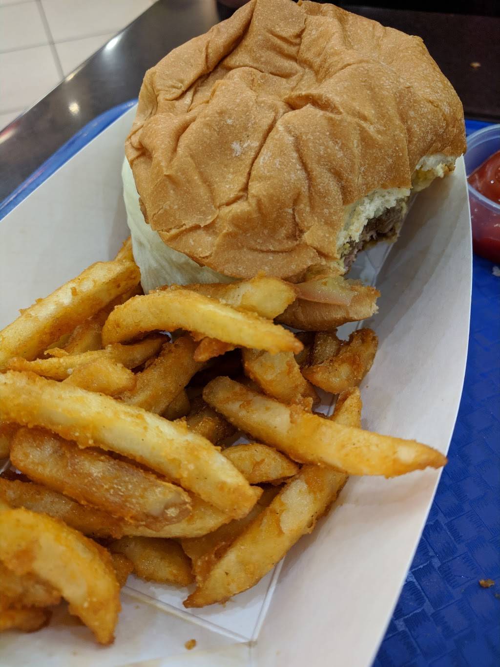 Melts & Burgers | restaurant | 8251 Flying Cloud Dr, Eden Prairie, MN 55344, USA | 6122518847 OR +1 612-251-8847