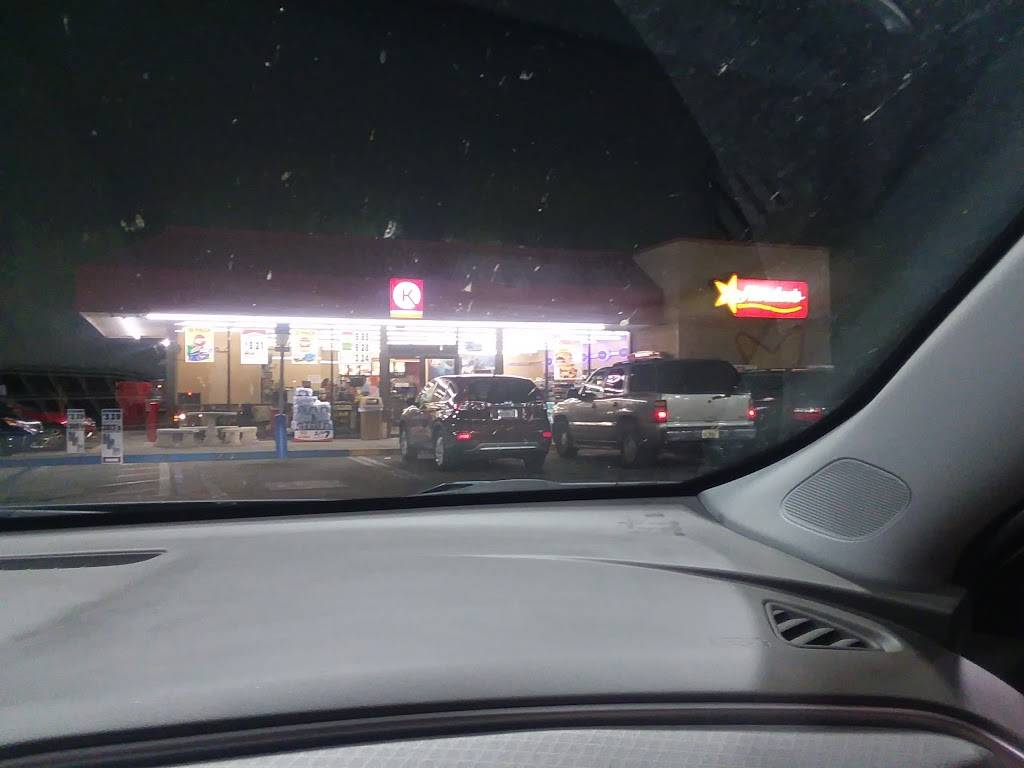 Hardees | restaurant | 241 US-17, East Palatka, FL 32131, USA | 9043286469 OR +1 904-328-6469