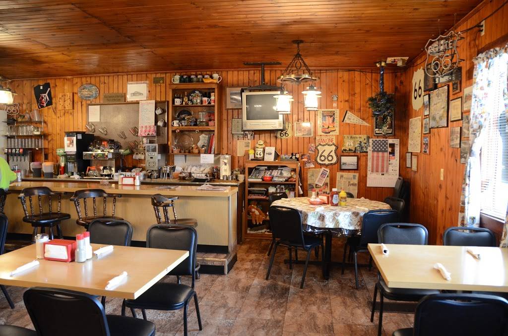 Old Log Cabin Inn | restaurant | 18700 Historic U.S. 66, Pontiac, IL 61764, USA | 8158422908 OR +1 815-842-2908