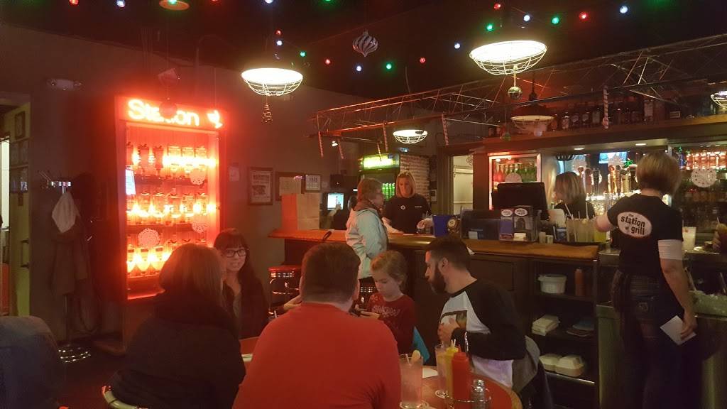 The Station Grill | restaurant | 910 W Broadway Ave, Muskegon, MI 49441, USA | 2317590633 OR +1 231-759-0633